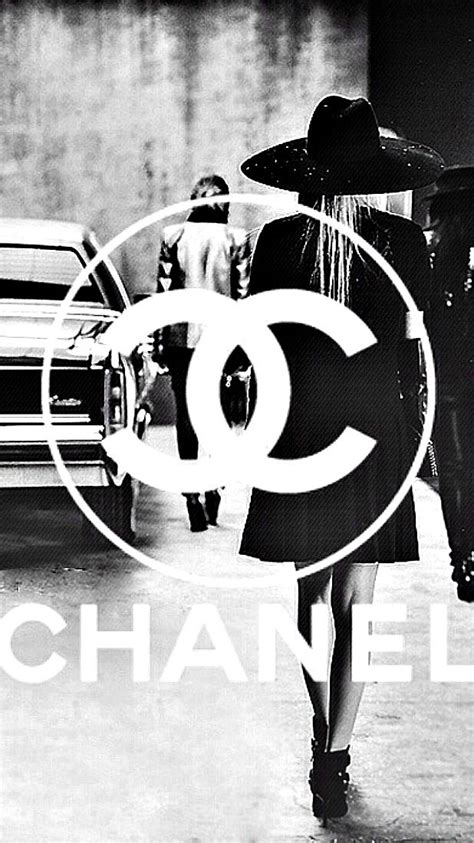 35 Noir Et Blanc De Chanel Stock Photos and High